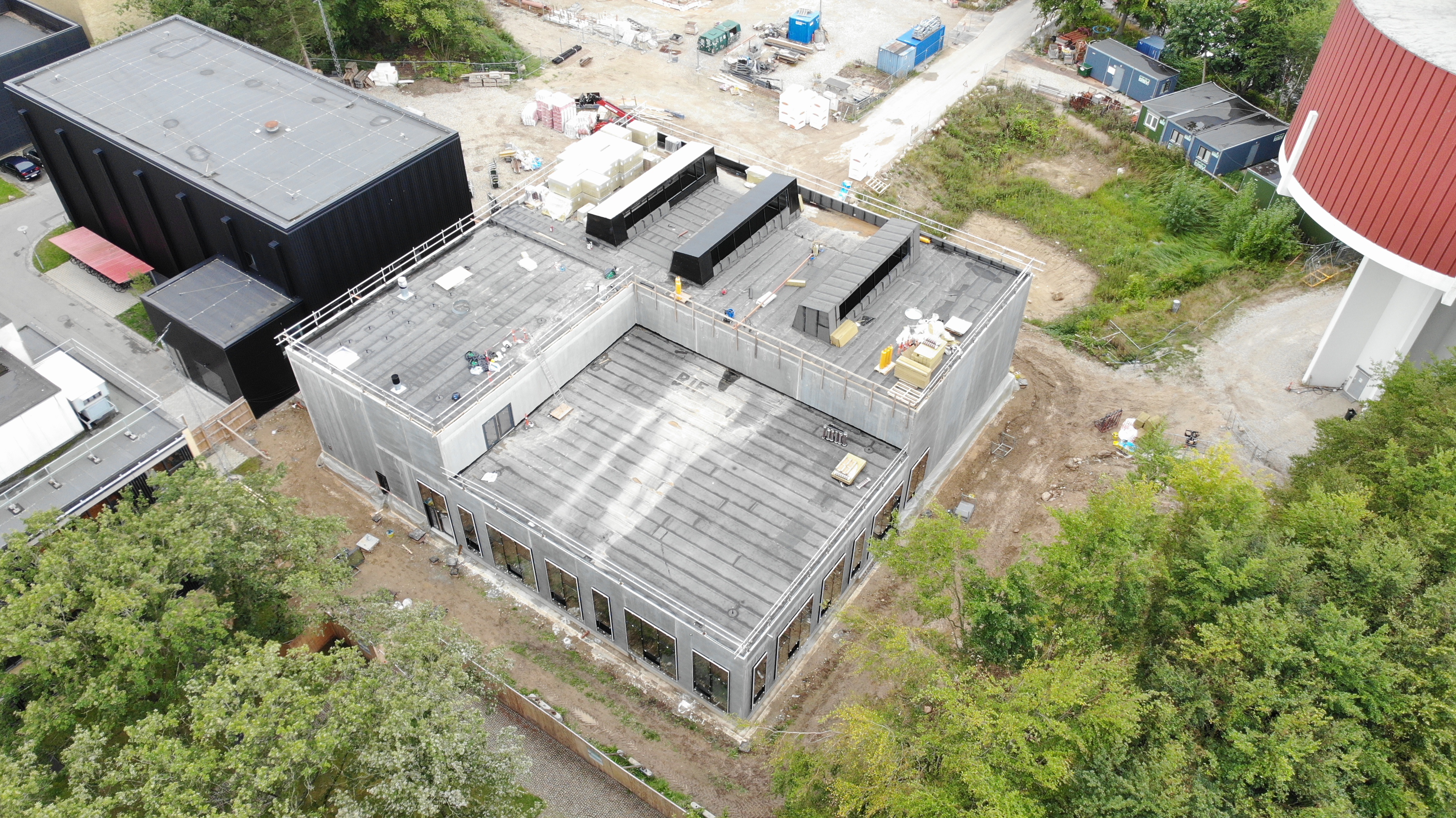 New Building 357 Progresses as Planned - Electromagnetic Systems